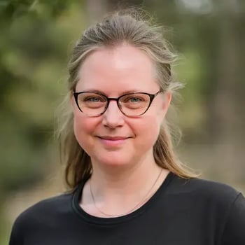 Karen Gjevre Bio Photo